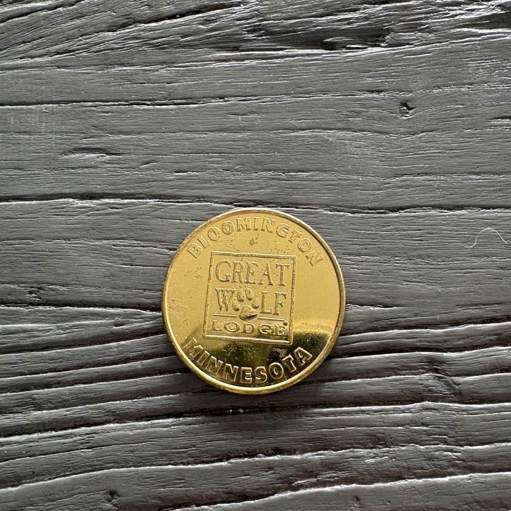 ❤️ Like 5 or 10 deal ❤️ Great Wolf Lodge Souvenir Coin - large